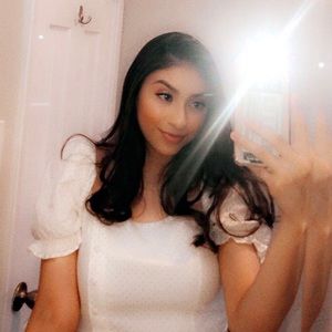 Meet your Posher, Daniela